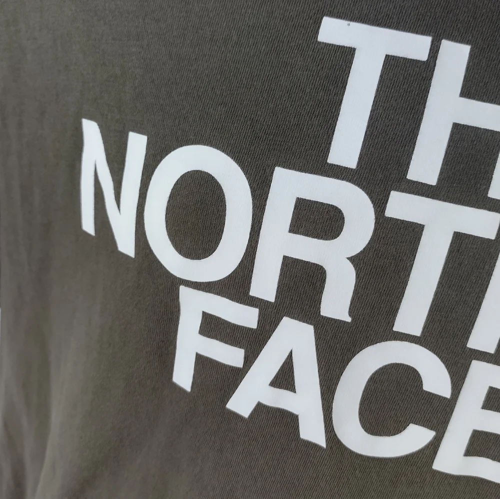 The North Face Men's Size Medium Big Bold Print Causal Shirt